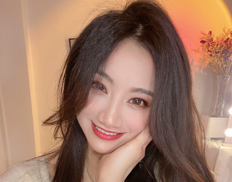 浪live上的家里有事🎤筱白兔🐰 呀呀呀，再講一次喲，今天下午一點才藝熱推