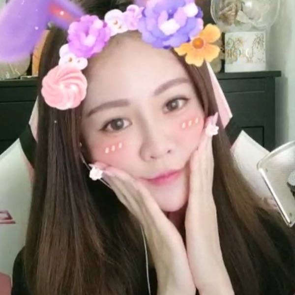 浪live上的心寶🌸 雙魚座的我 又到了雙魚座的大月 愛雙