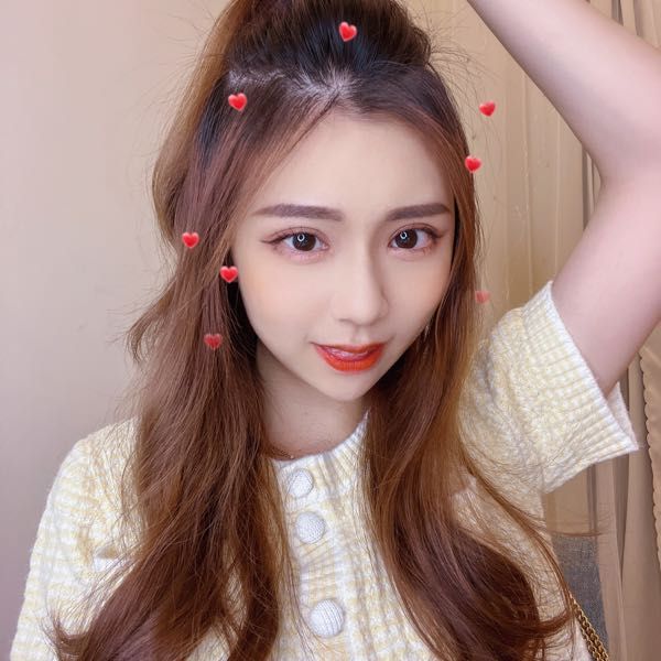 浪live上的十月女神🌸子0🐈 感謝我的家人們，新秀期間每個人都好幫忙🥰