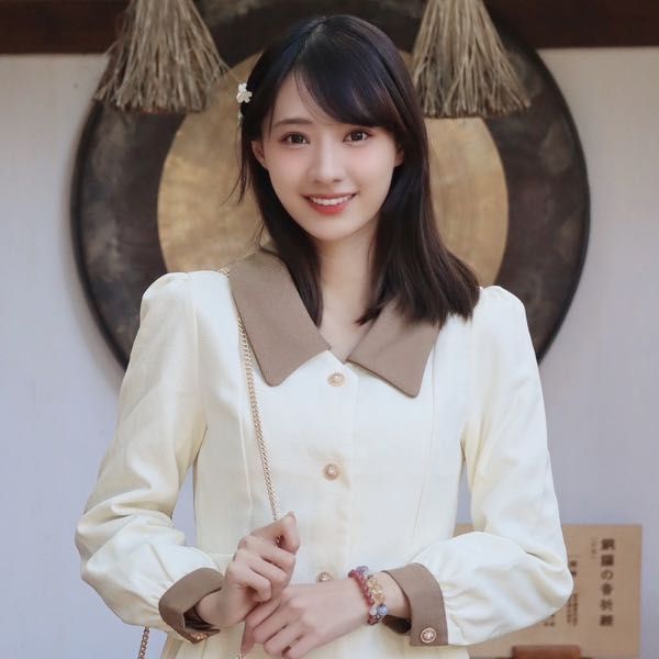 浪Live上的ʕ•̫͡•ིʔྀ嘎琳老師: 主人一直對著方方的東西講話😾