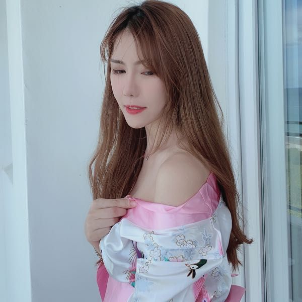 浪live上的💋甜芯兒🌸🐰 🥰💋好開心 今天當了一日的黑公主 好謝謝